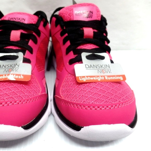 Danskin Now Girl/'s Pink W//Black Trim Lightweight Running Athletic Shoes NWT